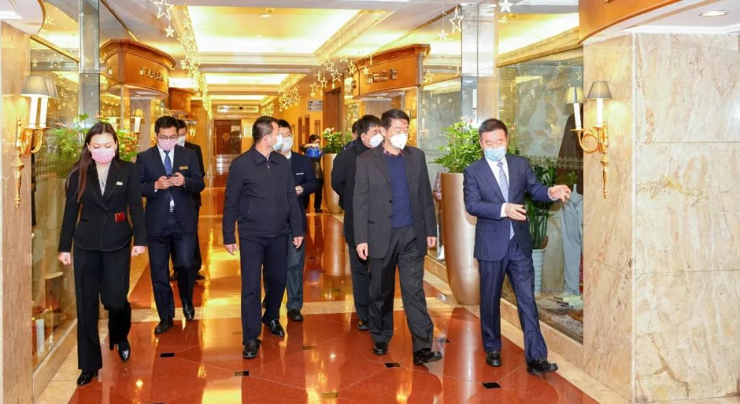 集团党委书记、董事长任丁一行赴锦江宾馆督导检查疫情防控工作
